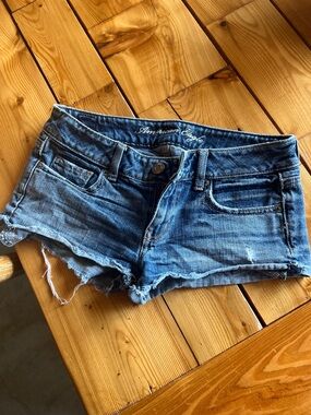 American Eagle Outfitters Women's Faded Blue Denim Cutoff Shorts